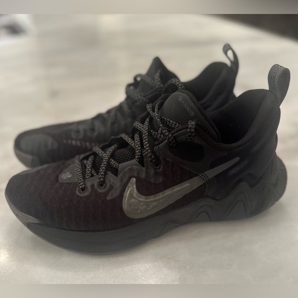 Nike Giannis Immortality Basketball Shoes Black Anthracite Mens 8.5 Womens 10